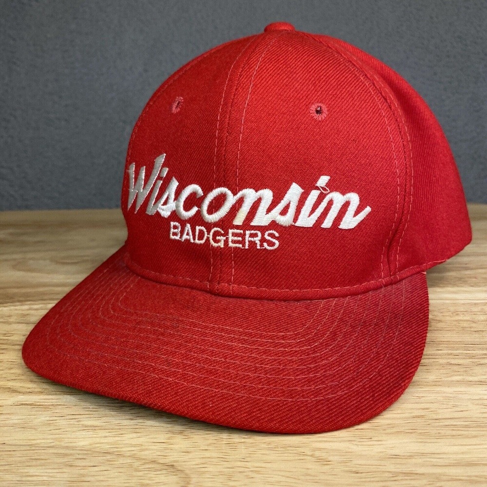 Vintage 90s Wisconsin Badgers Script Snapback Cap Hat Sport Specialties‎